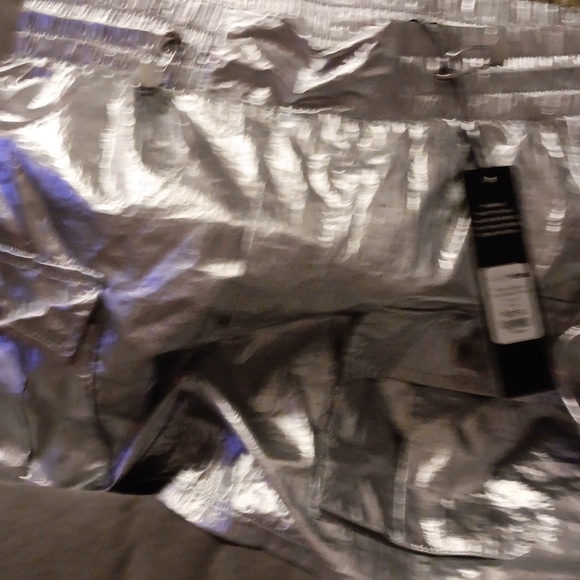 Shorts - Picture 2 of 3